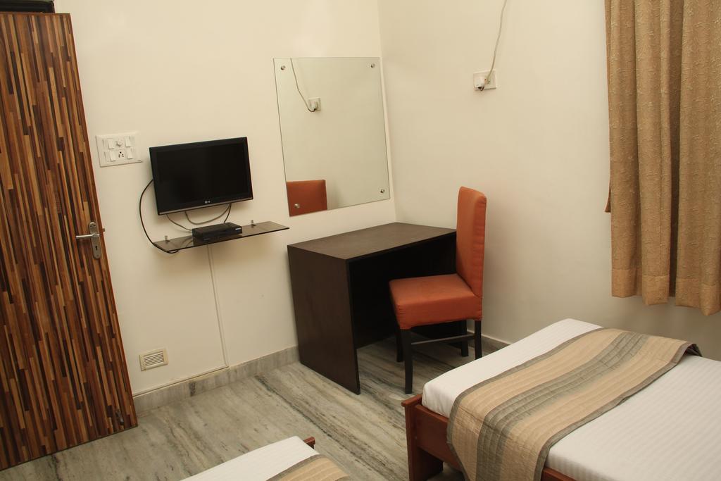 Simi International Guest house Kolkata
