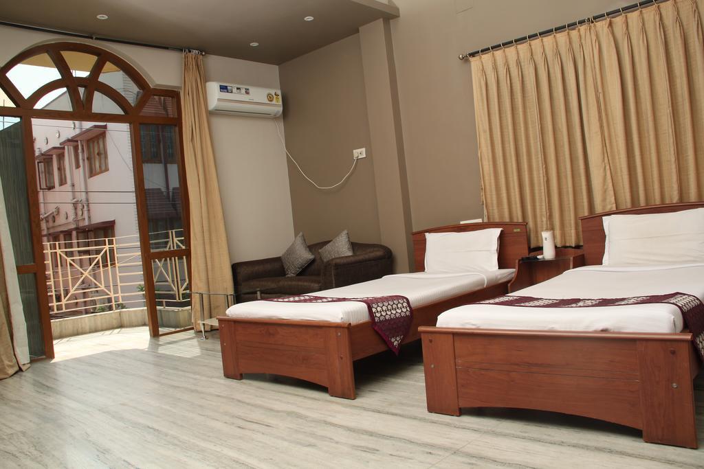 Guest house Simi International 2*